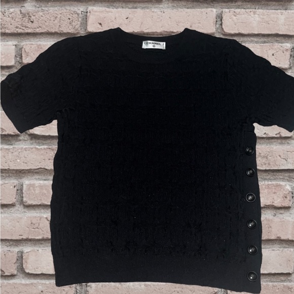 Similar to Chanel knitted short sleeve texture pull over sweater black small - Picture 5 of 8